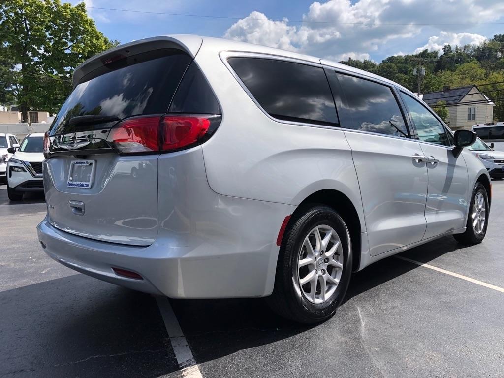 Chrysler Voyager  2024