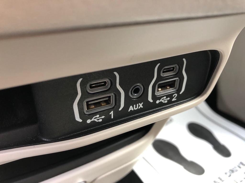 Chrysler Pacifica  2024