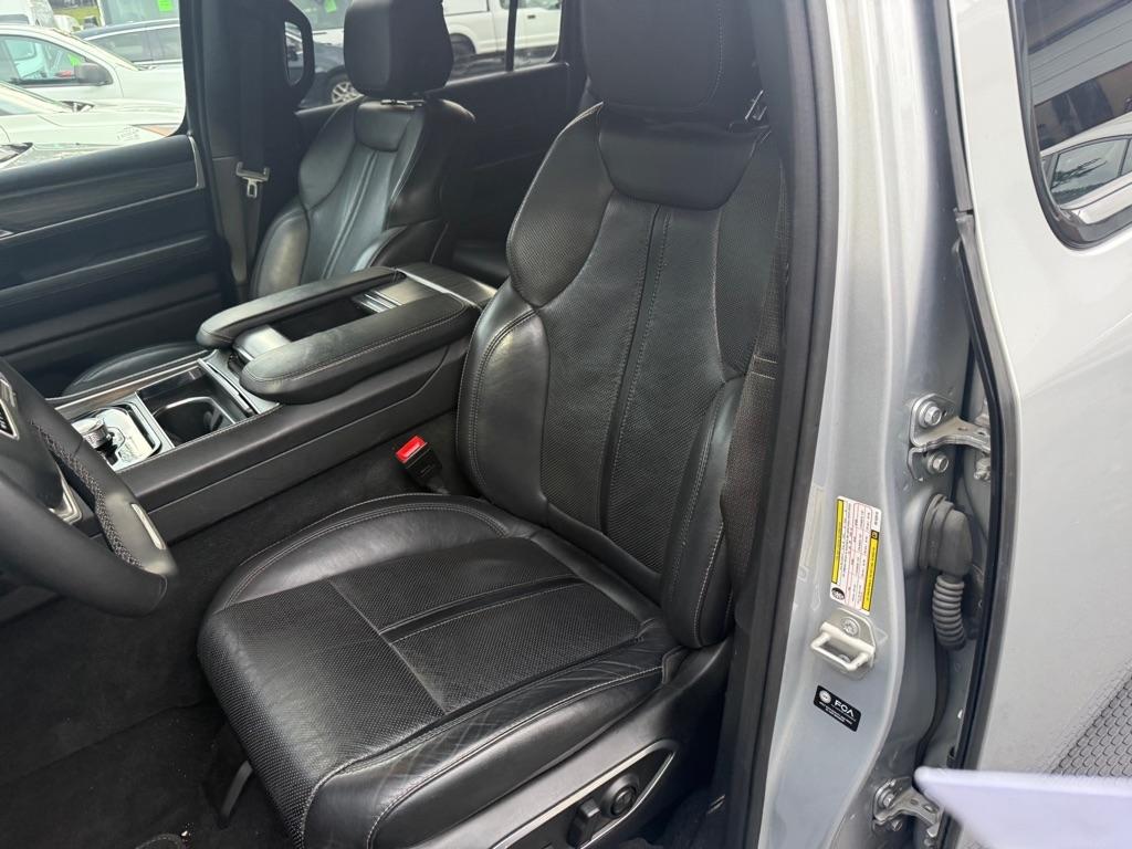 Jeep Wagoneer L  2024