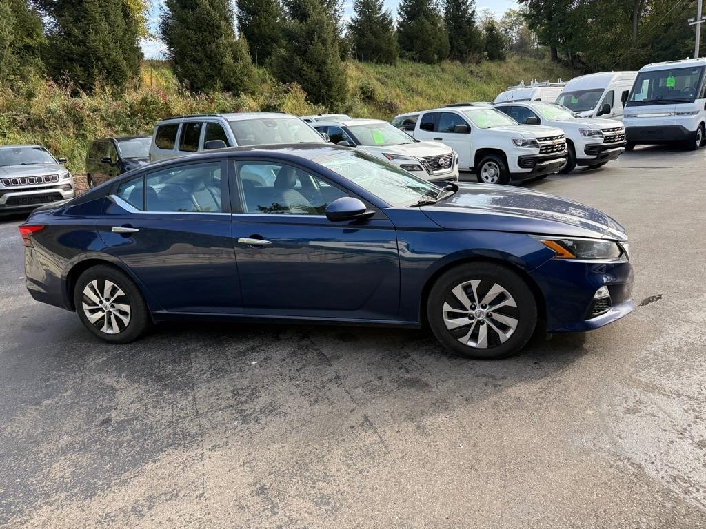 Nissan Altima  2022
