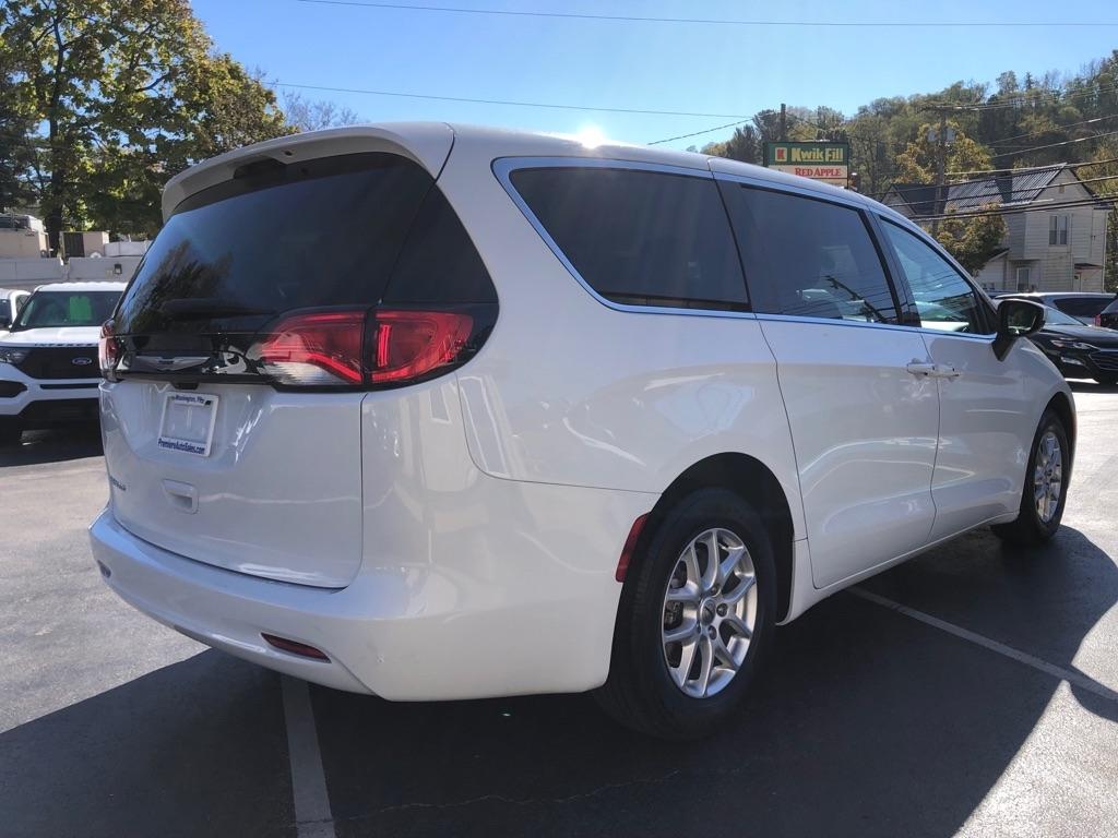 Chrysler Voyager  2023