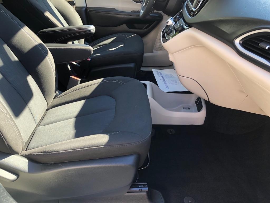 Chrysler Voyager  2023