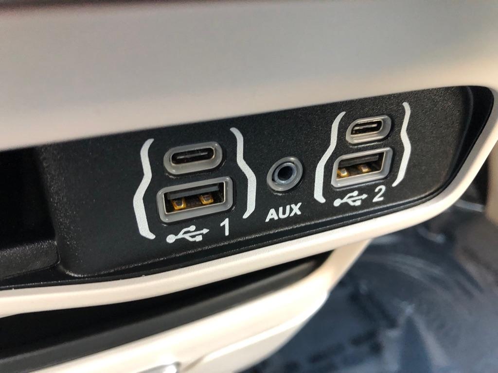 Chrysler Pacifica  2024