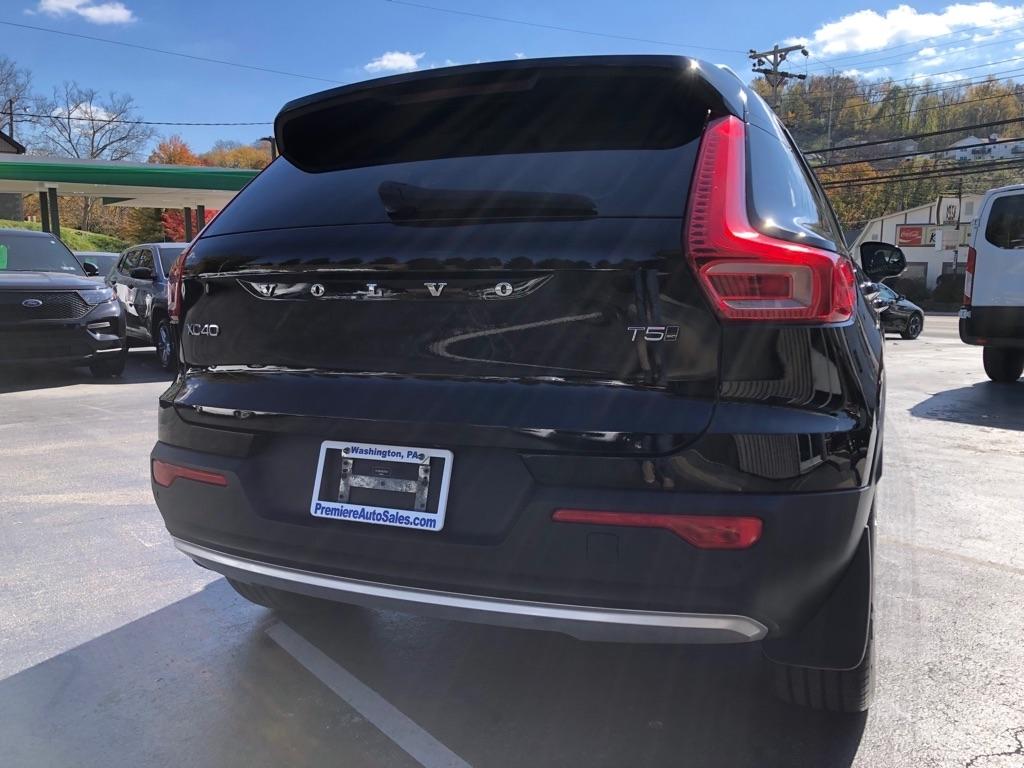 Volvo XC40  2022