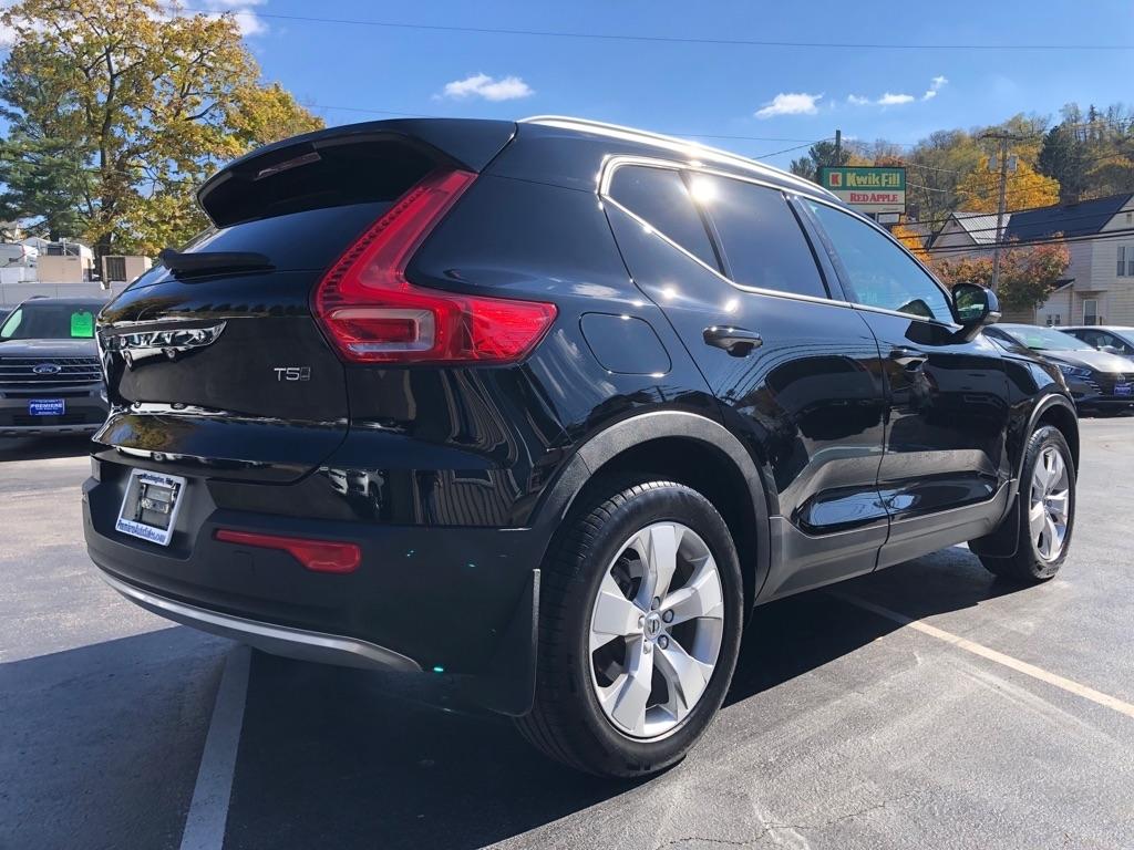 Volvo XC40  2022