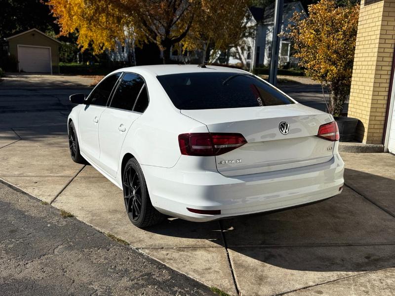 Volkswagen Jetta 1.4T SE 6A 2017