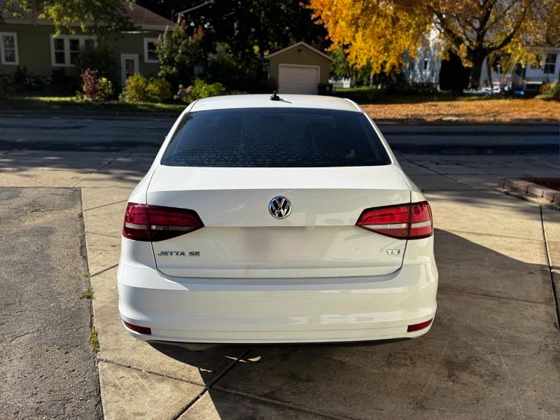 Volkswagen Jetta 1.4T SE 6A 2017