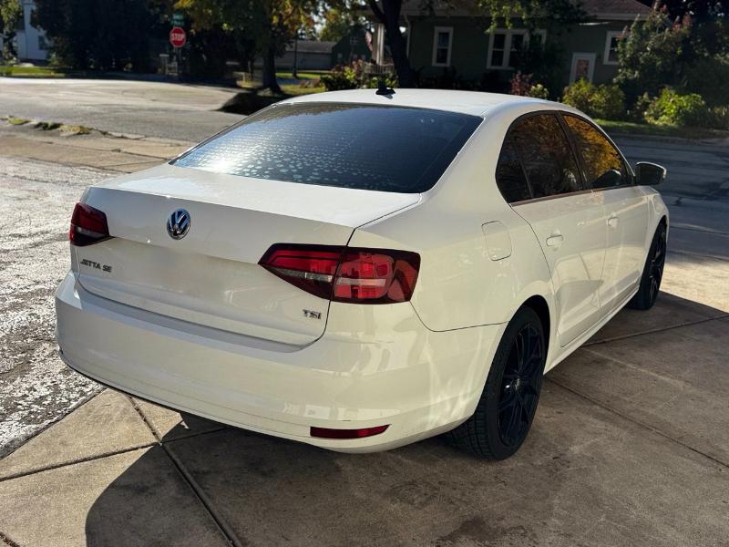 Volkswagen Jetta 1.4T SE 6A 2017