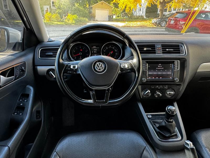 Volkswagen Jetta 1.4T SE 6A 2017