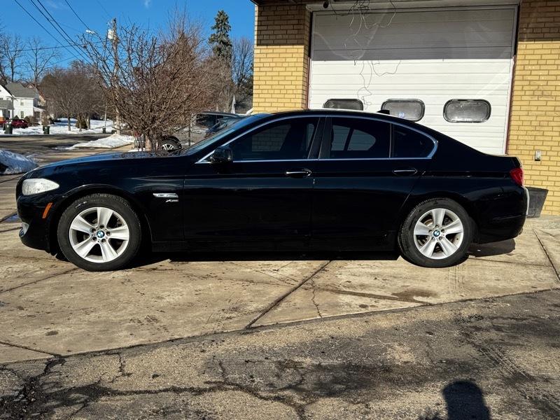 BMW 5-Series 528i xDrive 2012