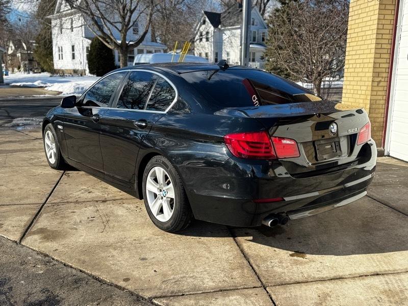 BMW 5-Series 528i xDrive 2012