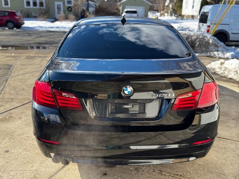 BMW 5-Series 528i xDrive 2012