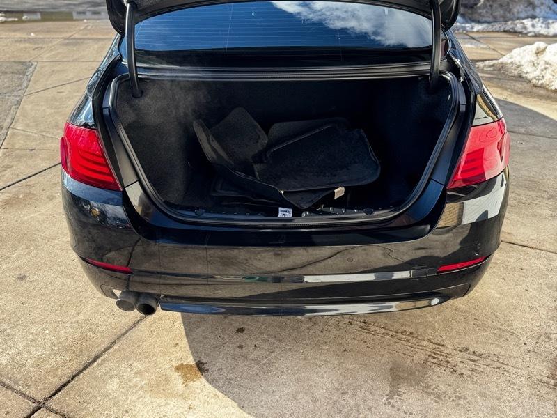 BMW 5-Series 528i xDrive 2012