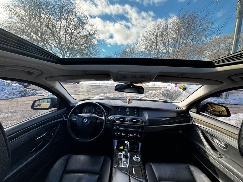 BMW 5-Series 528i xDrive 2012