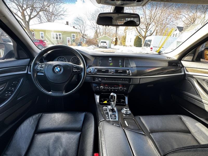 BMW 5-Series 528i xDrive 2012