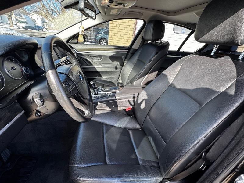 BMW 5-Series 528i xDrive 2012