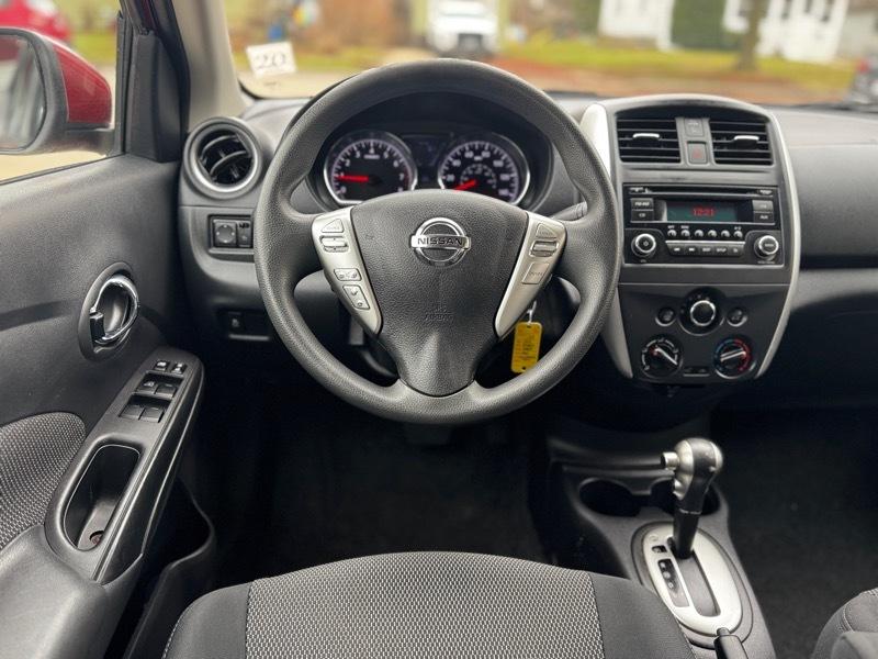 Nissan Versa 1.6 S 5M 2016