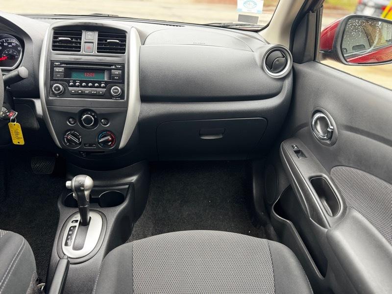 Nissan Versa 1.6 S 5M 2016