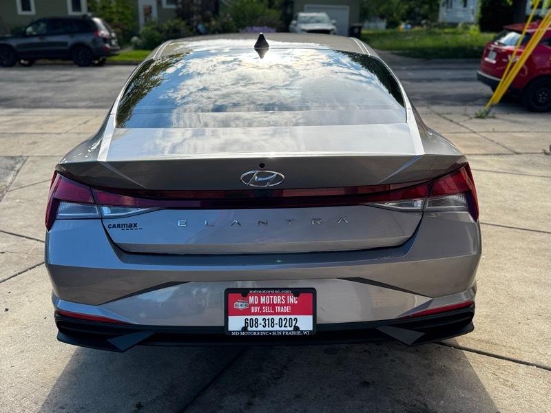Hyundai Elantra SEL 2023