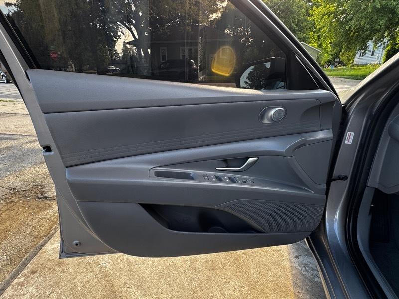 Hyundai Elantra SEL 2023