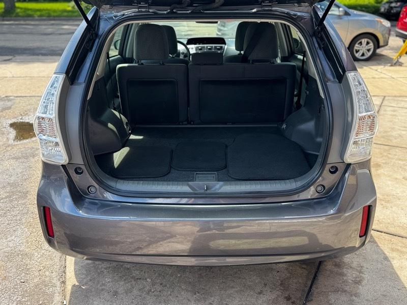 Toyota Prius V Five 2013