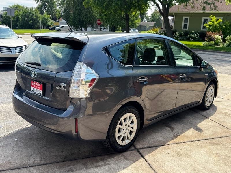 Toyota Prius V Five 2013