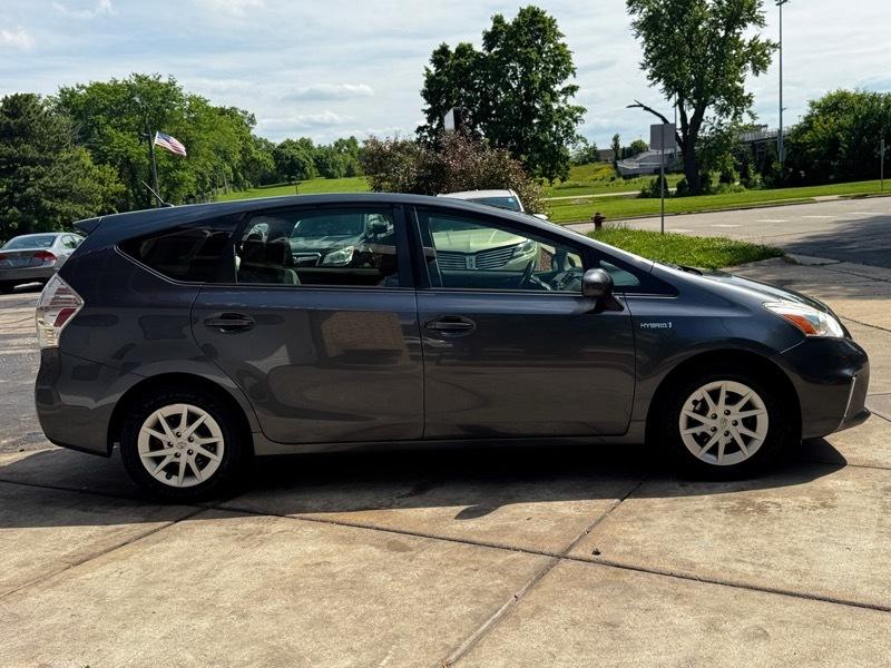 Toyota Prius V Five 2013
