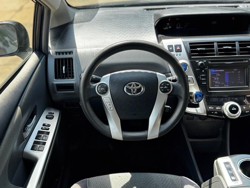 Toyota Prius V Five 2013