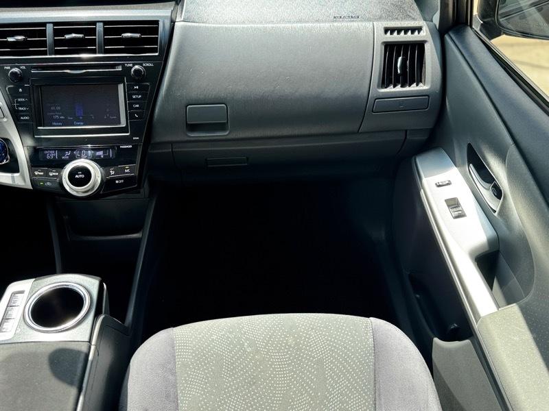 Toyota Prius V Five 2013