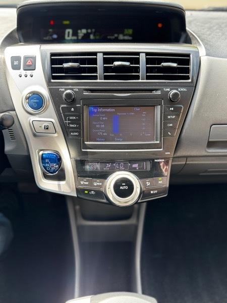 Toyota Prius V Five 2013