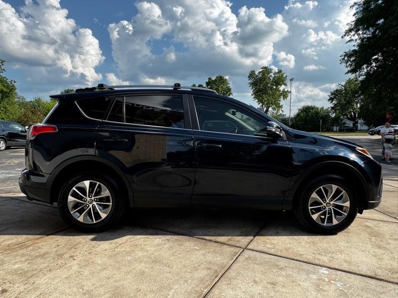Toyota RAV4 Hybrid XLE 2018