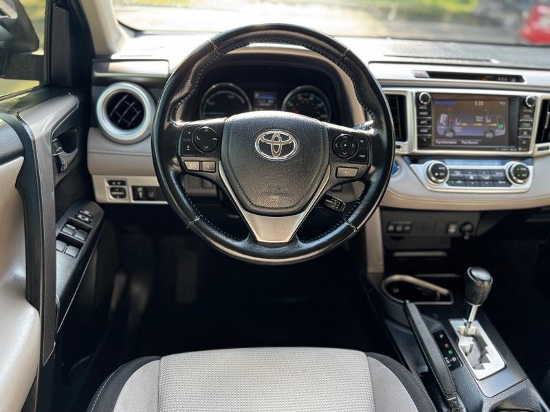 Toyota RAV4 Hybrid XLE 2018