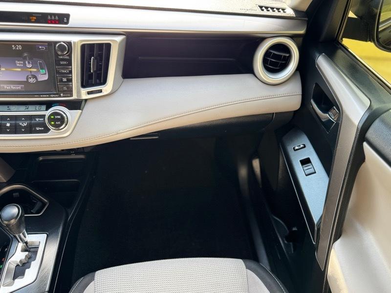 Toyota RAV4 Hybrid XLE 2018