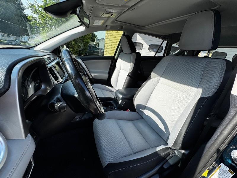Toyota RAV4 Hybrid XLE 2018