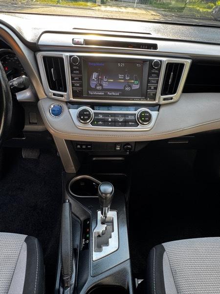 Toyota RAV4 Hybrid XLE 2018