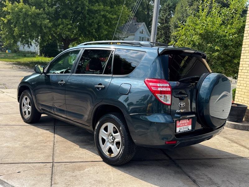 Toyota RAV4 Base I4 4WD 2011