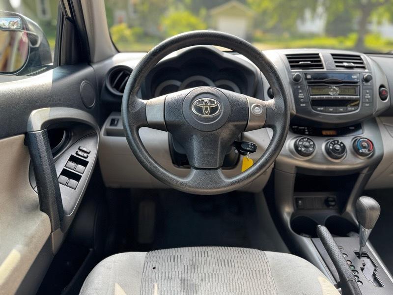 Toyota RAV4 Base I4 4WD 2011