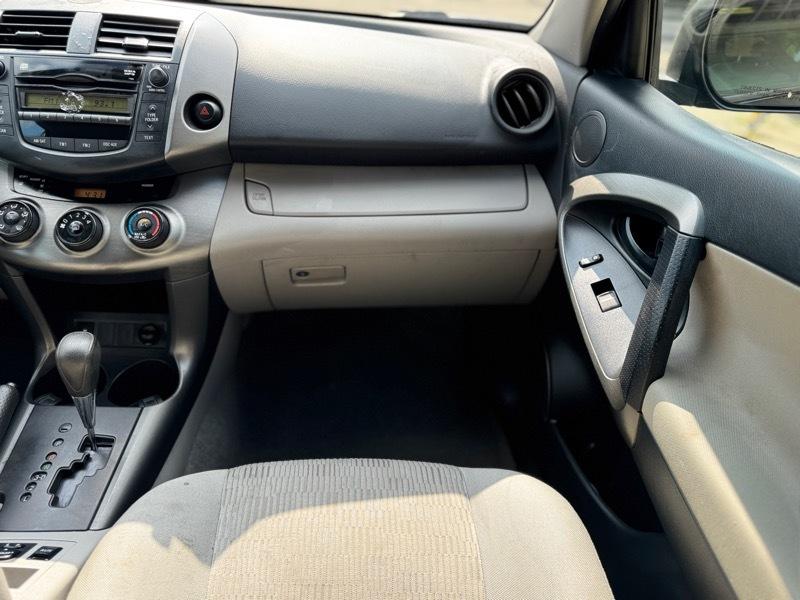 Toyota RAV4 Base I4 4WD 2011