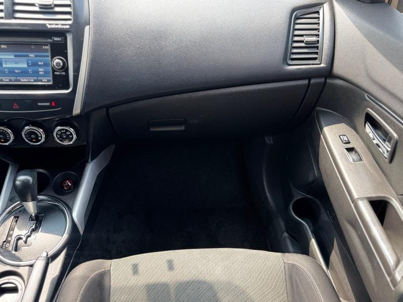 Mitsubishi Outlander Sport SE 2WD 2014
