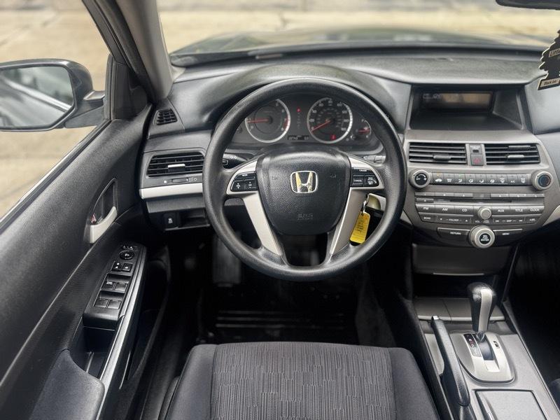 Honda Accord LX sedan AT 2012