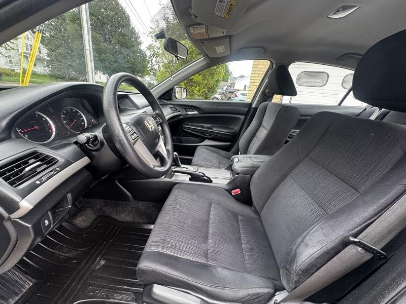 Honda Accord LX sedan AT 2012