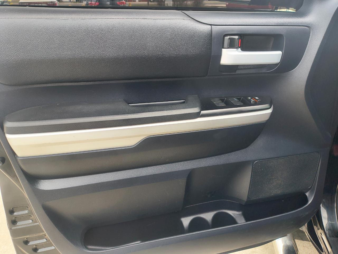Toyota Tundra SR5 4.6L V8 Double Cab 4WD 2015