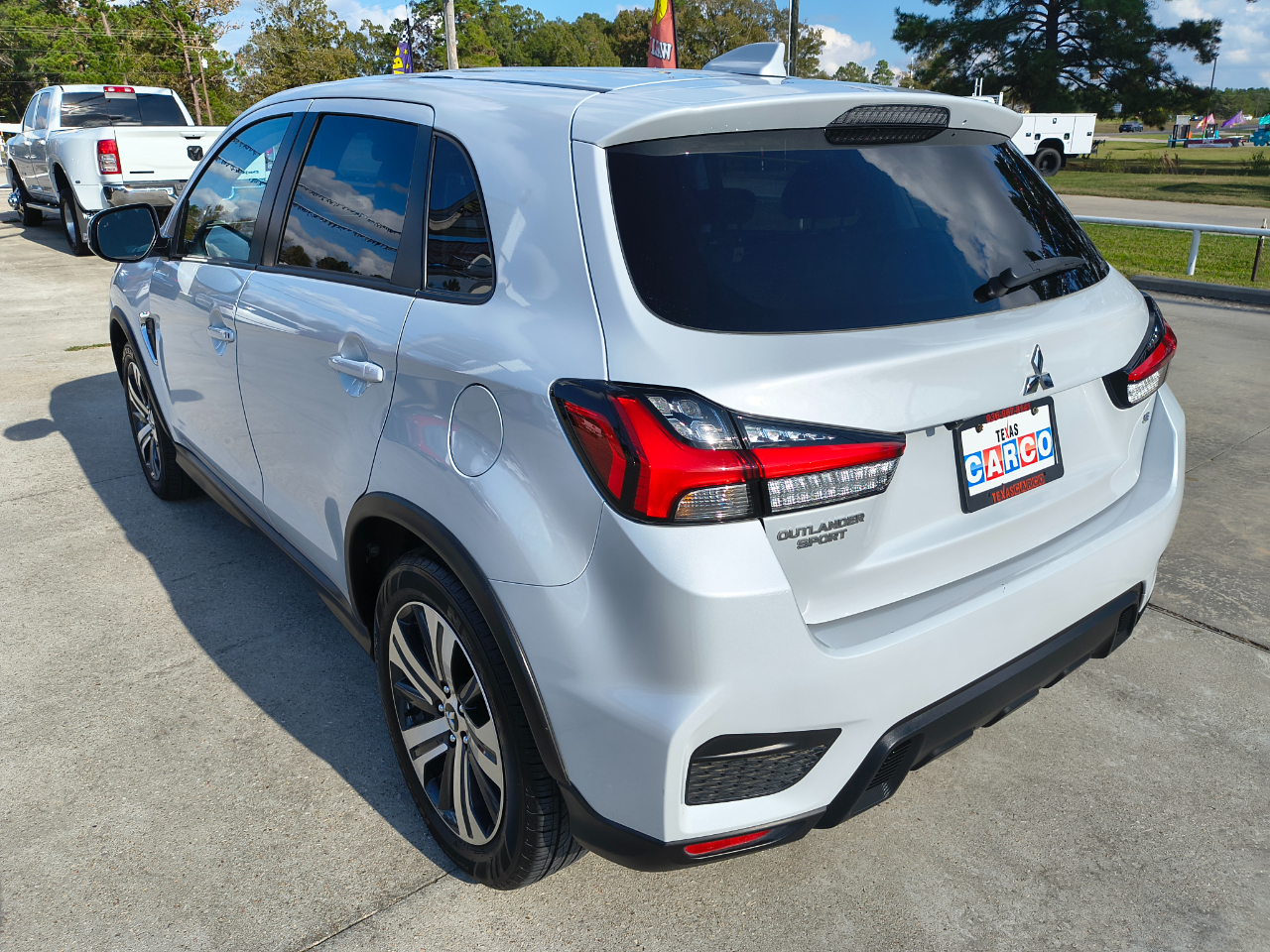 2024 Mitsubishi Outlander Sport ES LE SE photo 2