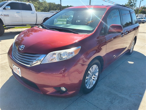 2015 Toyota Sienna XLE FWD 8-Passenger V6