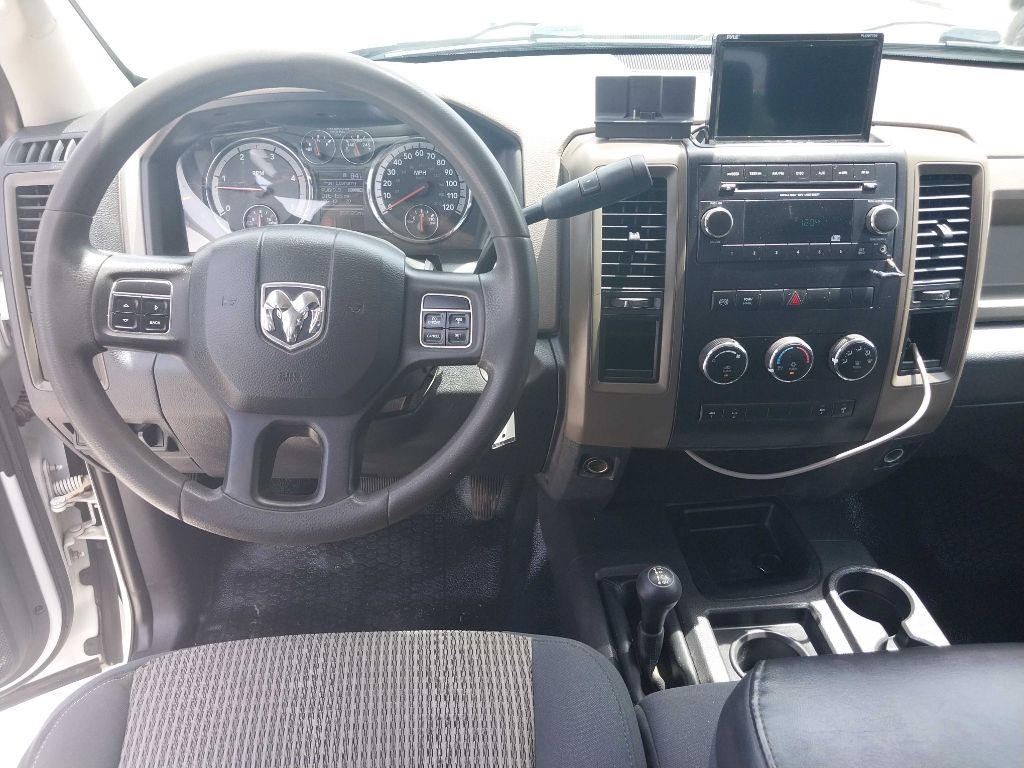 Dodge Ram 3500 Crew Cab 4WD DRW 2012