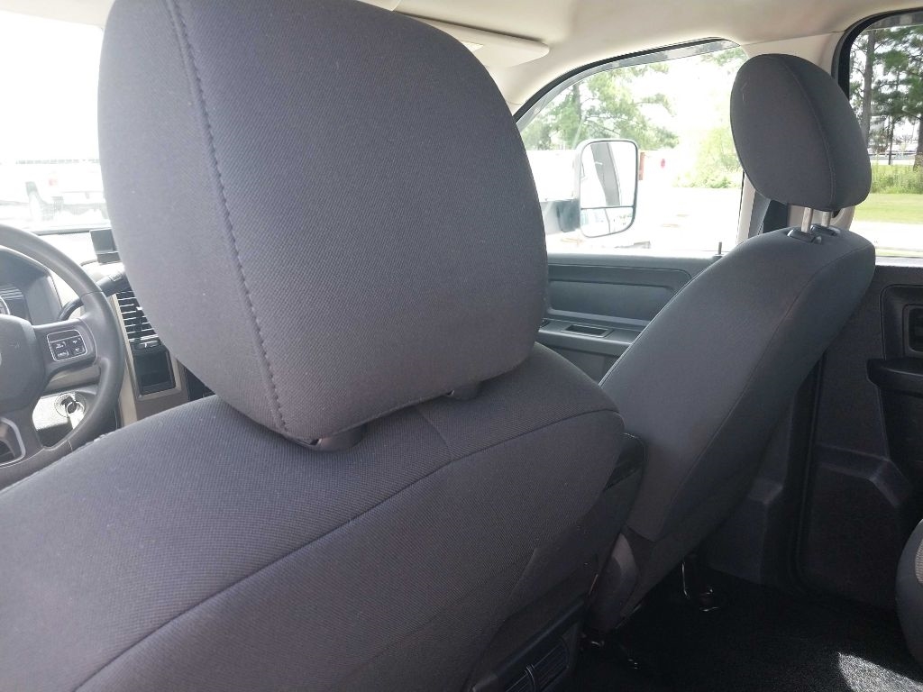 Dodge Ram 3500 Crew Cab 4WD DRW 2012