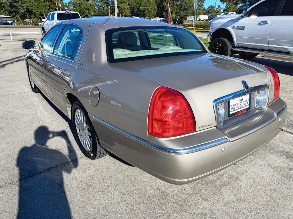 Lincoln Town Car Signature 2005