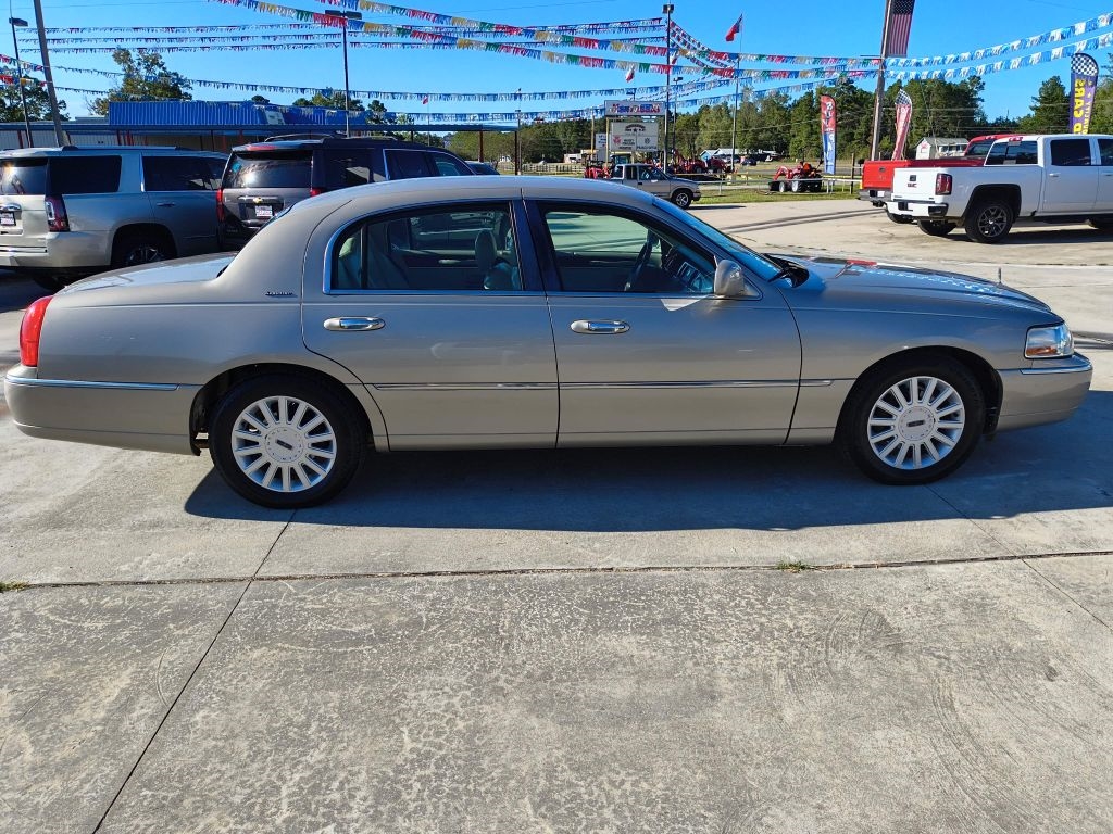 Lincoln Town Car Signature 2005