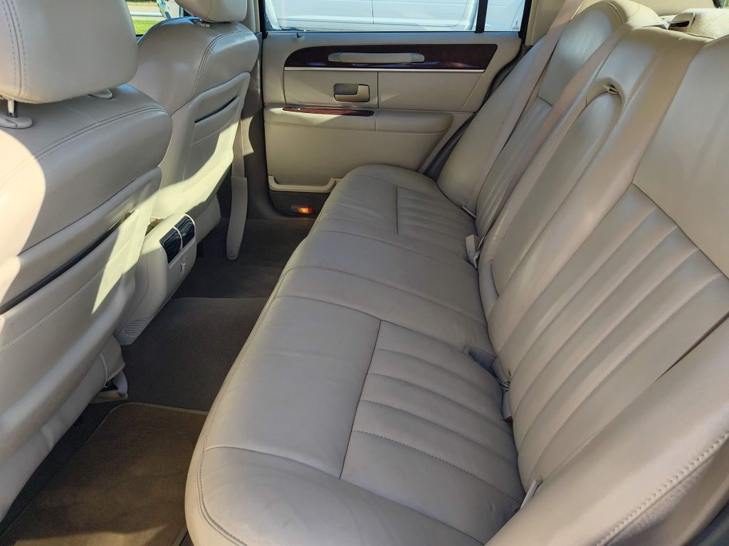 Lincoln Town Car Signature 2005