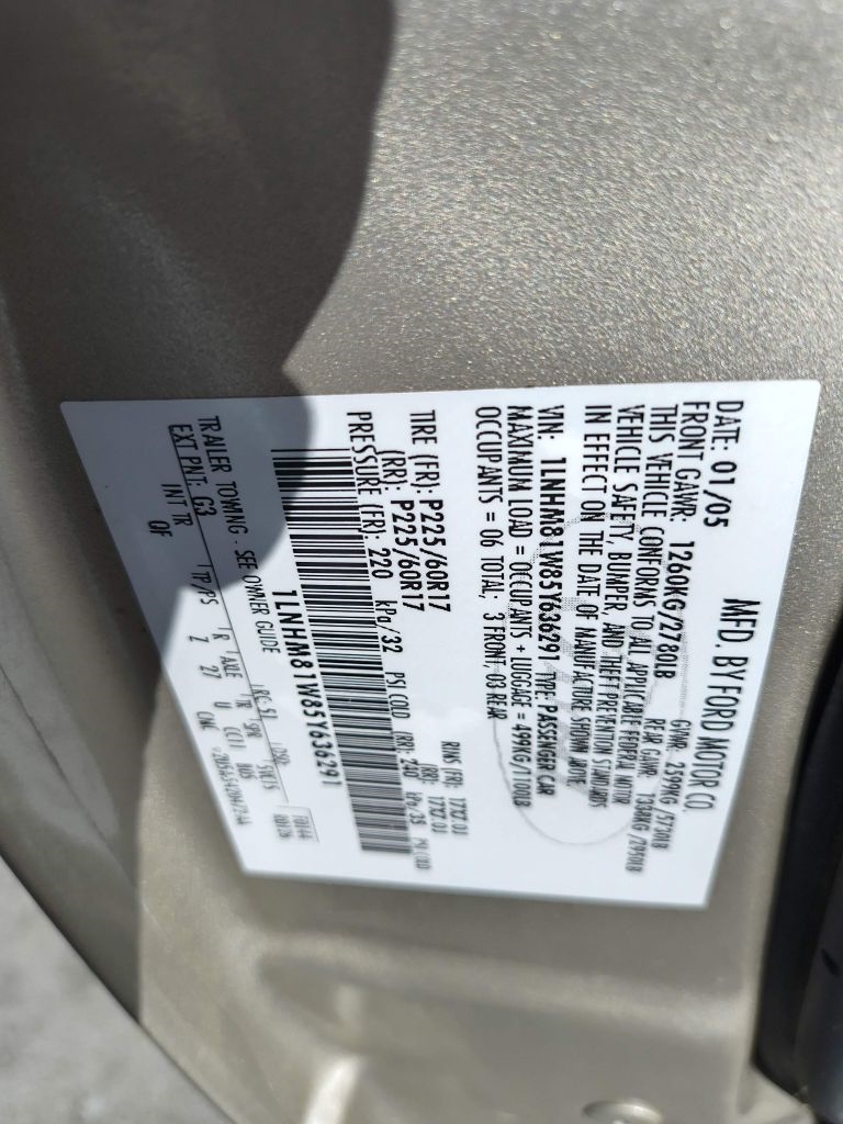 Lincoln Town Car Signature 2005